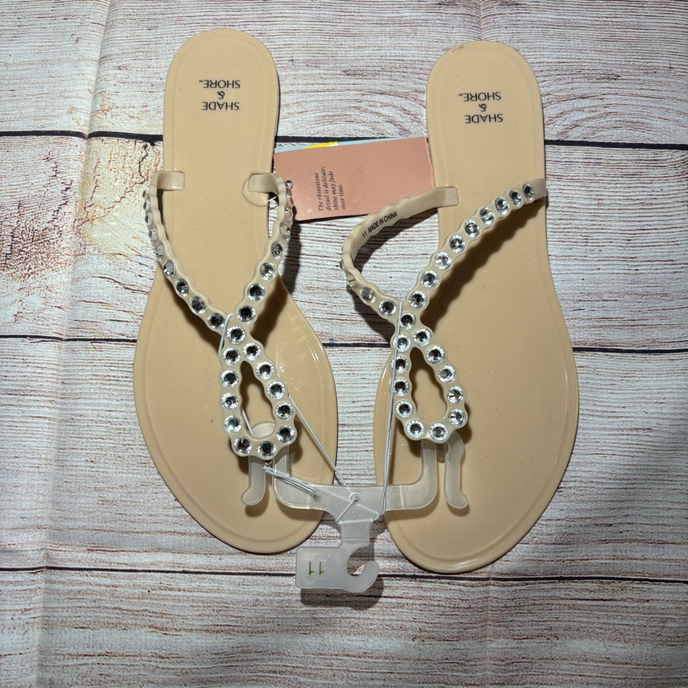 Shade & Shore Women's Tan Sandals with Silver Accents 11